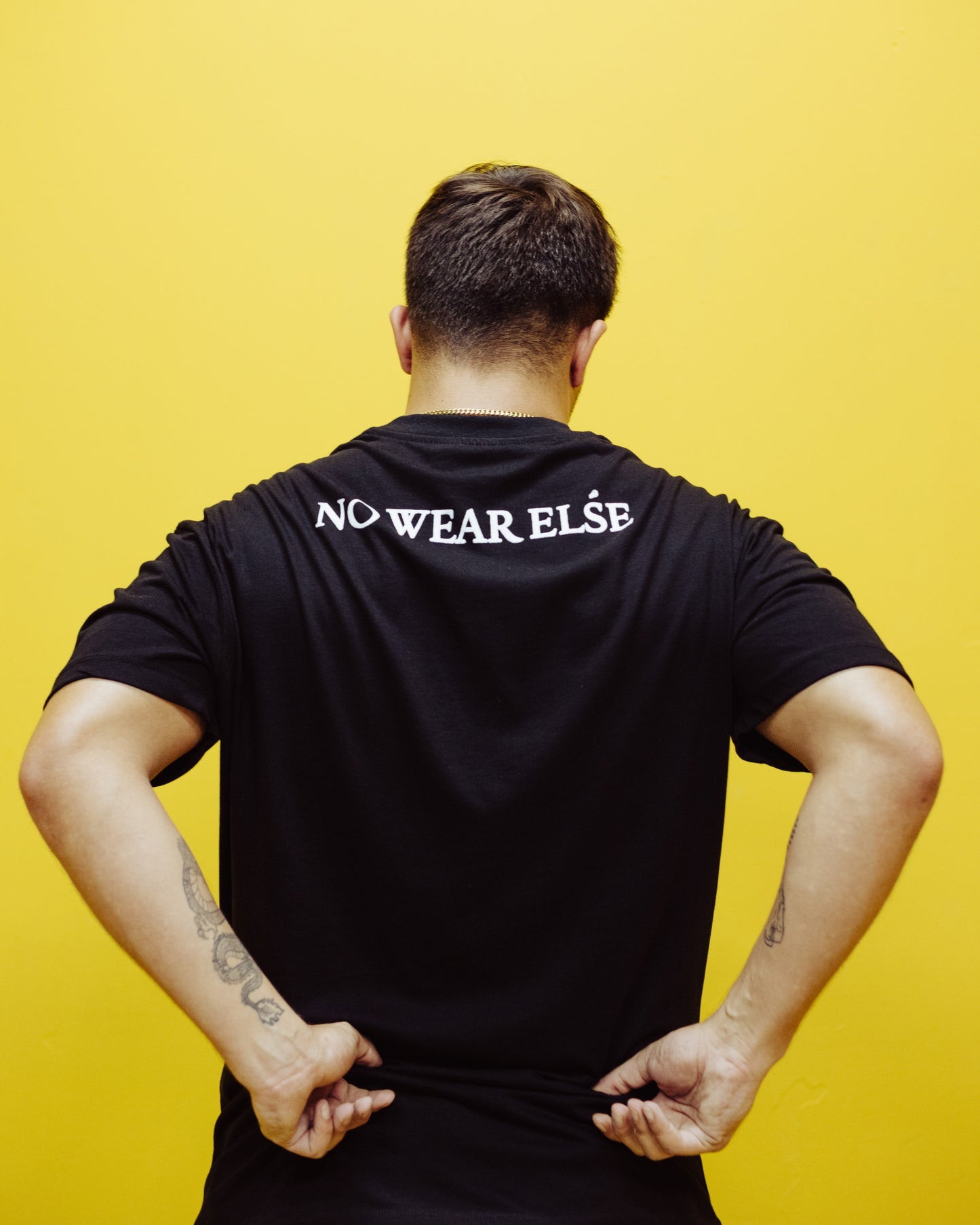 NO WEAR ELSE CURVED STONE BLACK T-SHIRT