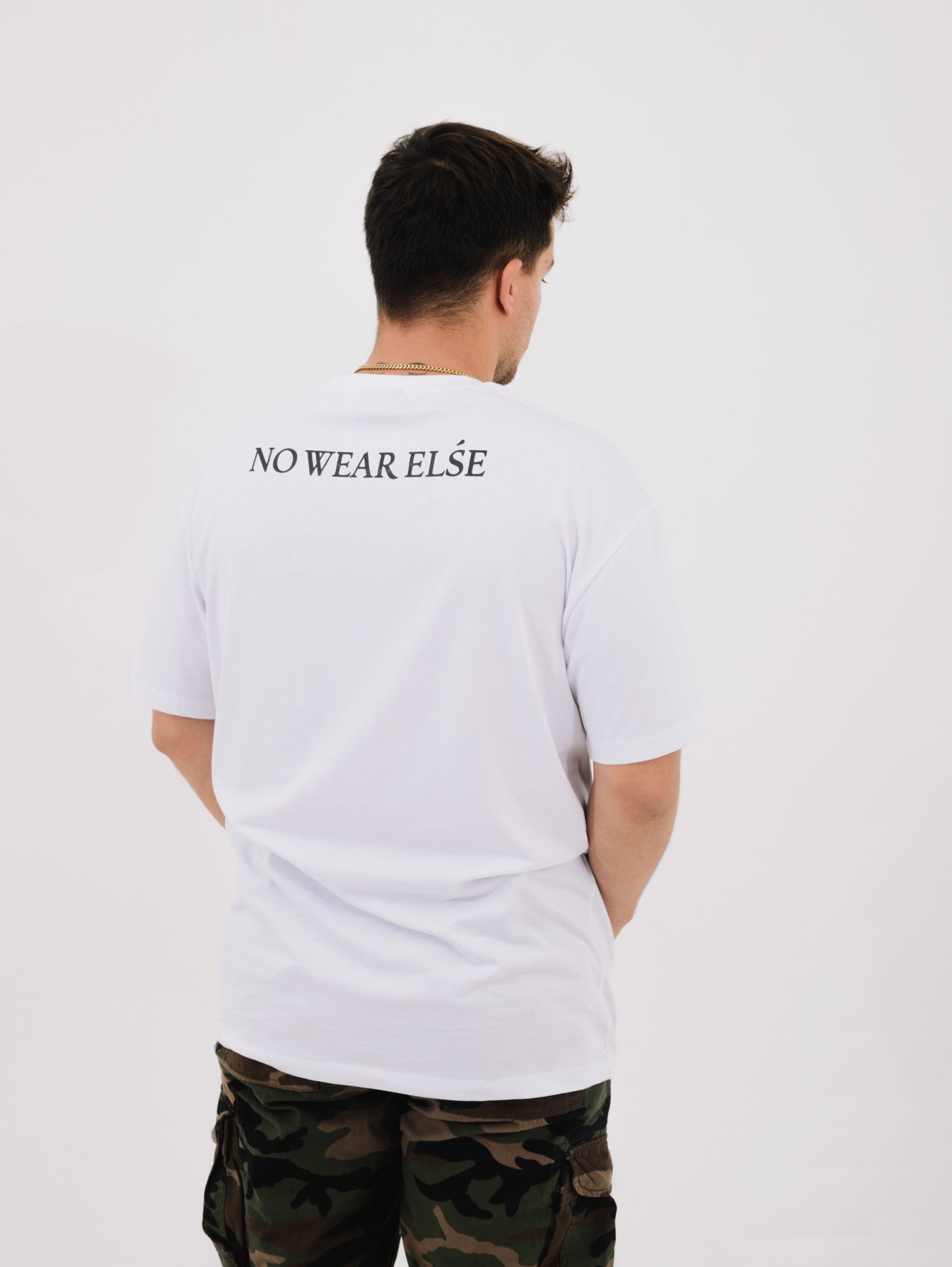 WHITE T-SHIRT WITH NWE UNIVERSAL GREEN STORY PRINT